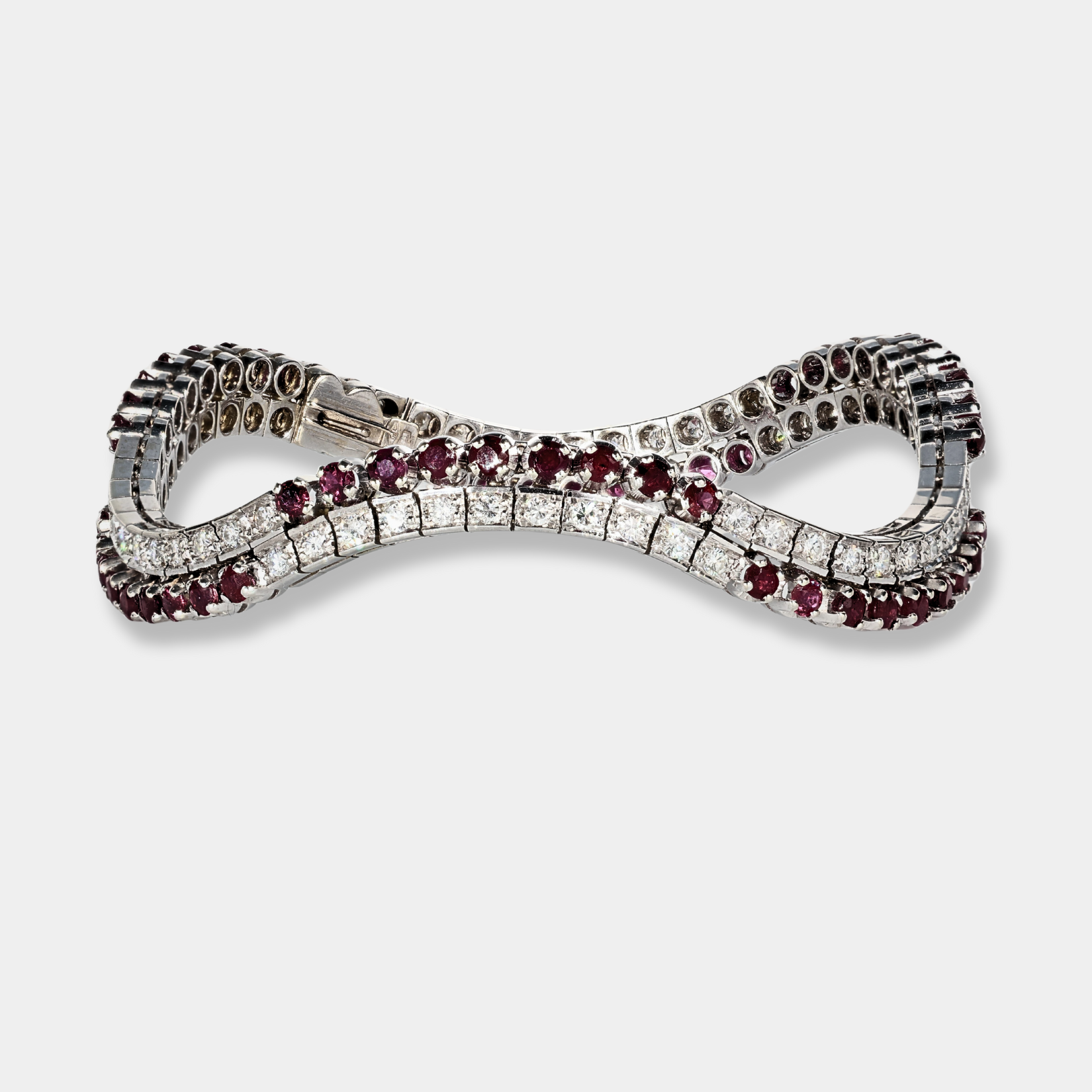 Bracciale in oro bianco con diamanti e rubini