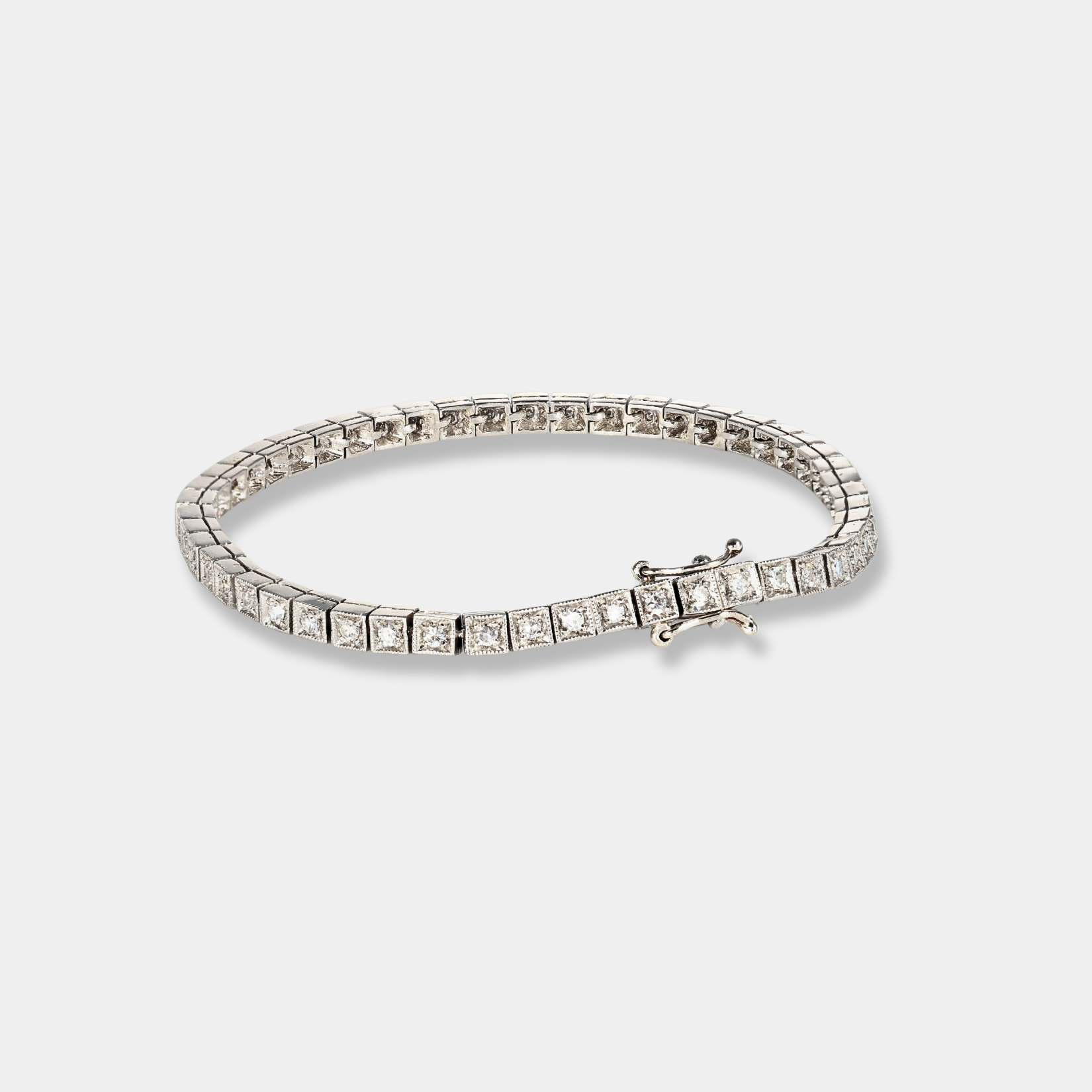 Bracciale tennis in platino co n diamanti