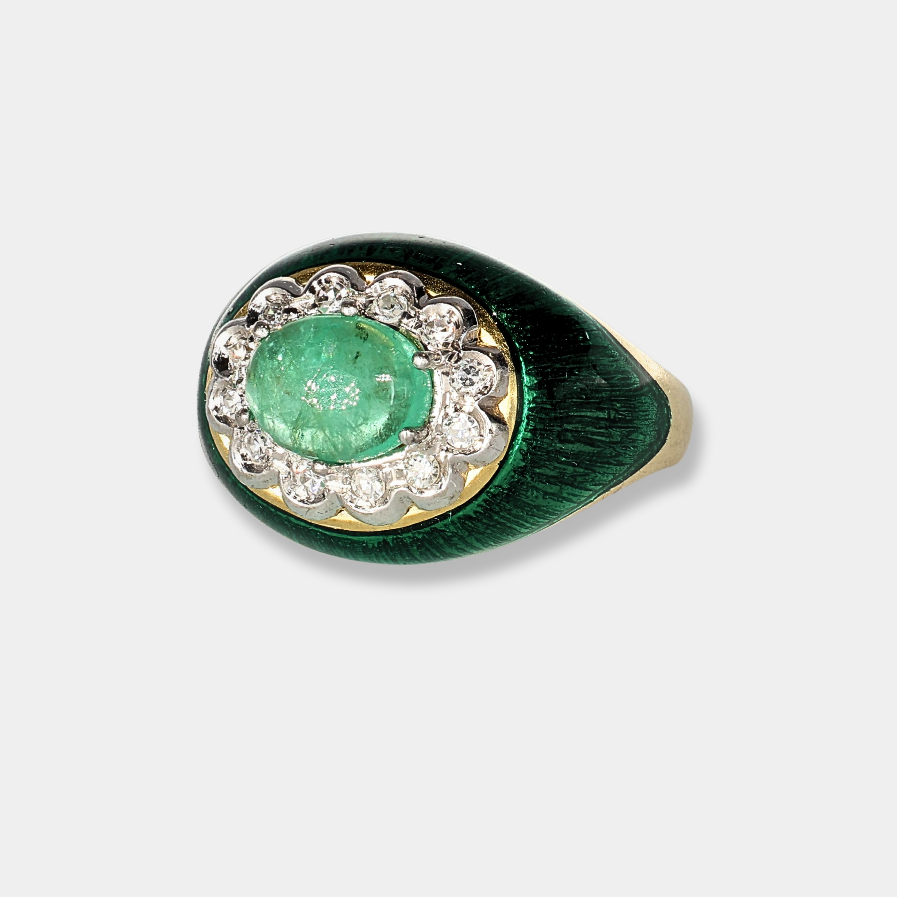 Anello in oro giallo e smalto con smeraldo centrale e diamanti laterali