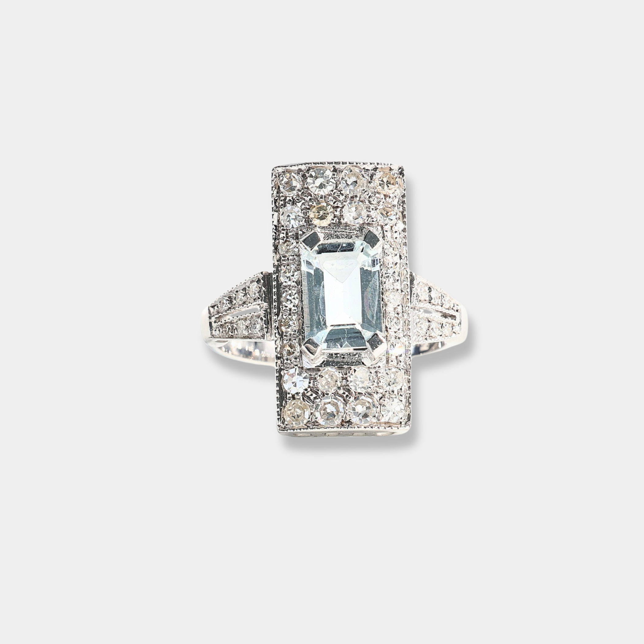 Anello in oro bianco 18 Kt con acquamarina e diamanti 